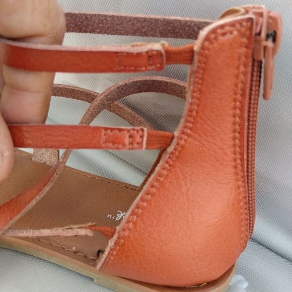 NWOT CAT & JACK Size 3 Brown Criss Cross Zip Up Sandals - Picture 5 of 9